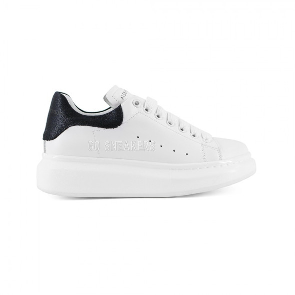 Женские кроссовки Alexander McQueen Luxe Monochrome Suede