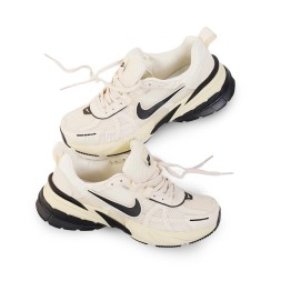 Nike V2K Run Runtekk Beige